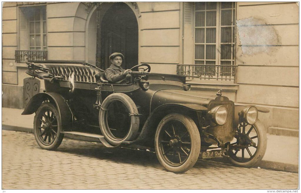 1913 Mors touring car