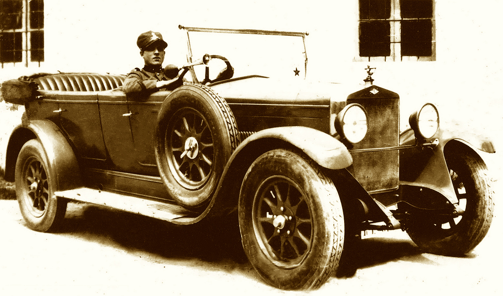 1928 Ansaldo 6C with archer mascot on the radiator